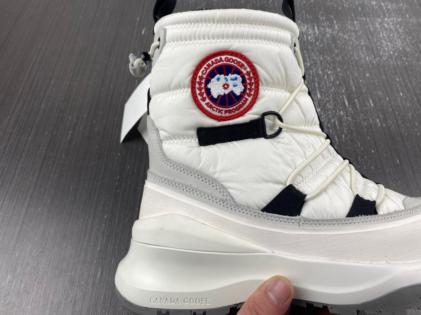 Can*a Go*e womens toronto