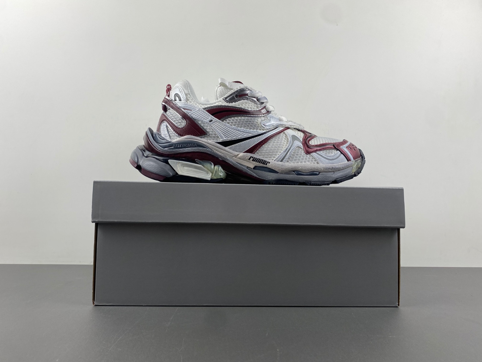 Ba*len*cia*ga runner sneaker