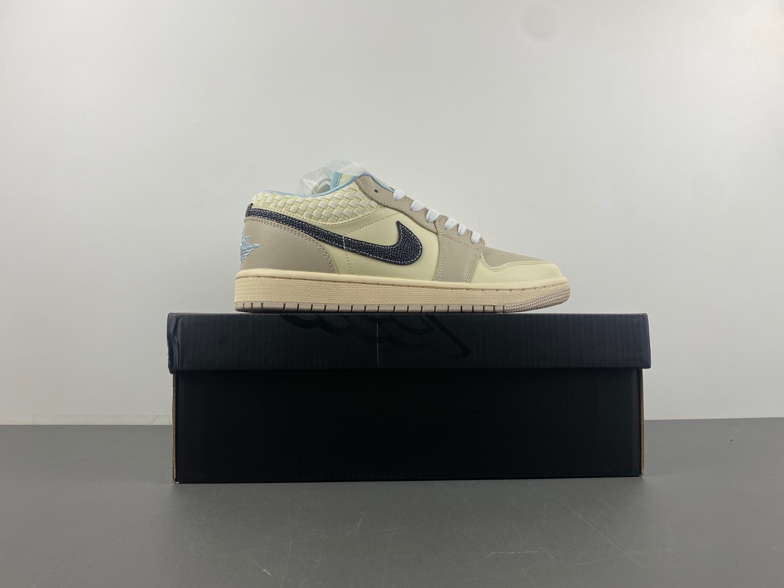 air jordan 1 low drops in neutral “sanddrift” hq3440-101