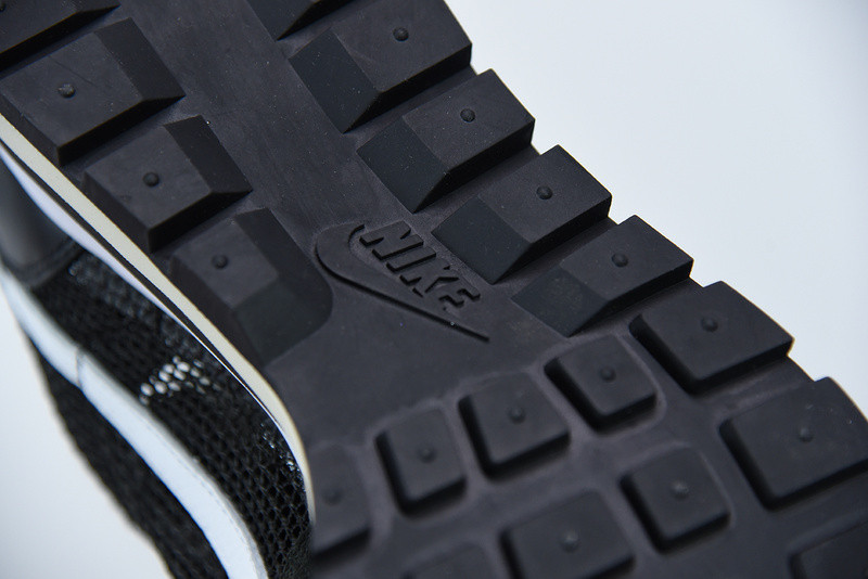 nike ldwaffle x sacai black white cv1363-001