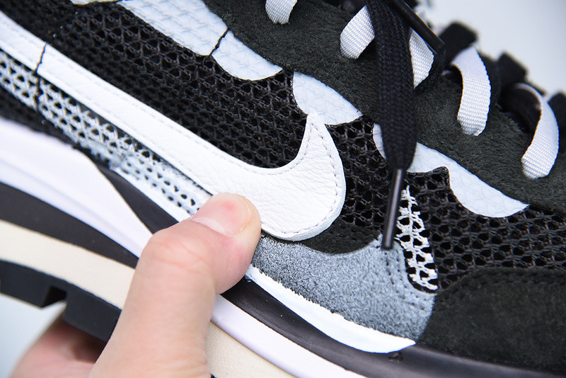 nike ldwaffle x sacai black white cv1363-001