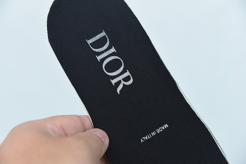 dio* b23 oblique high-top sneaker