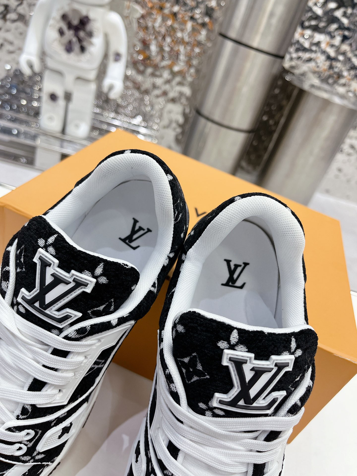 LVT SNEAKERS