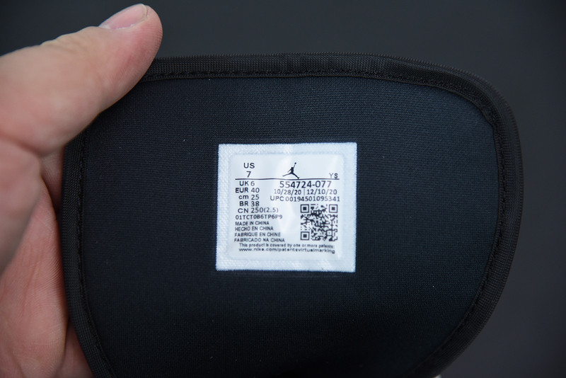 air jordan 1 mid “hyper royal” 554724-077