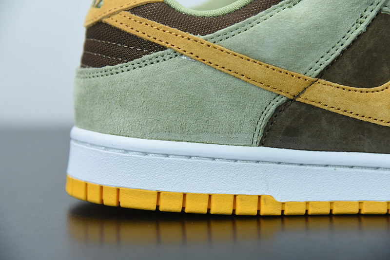 nike sb dunk low “dusty olive” dh5360-300