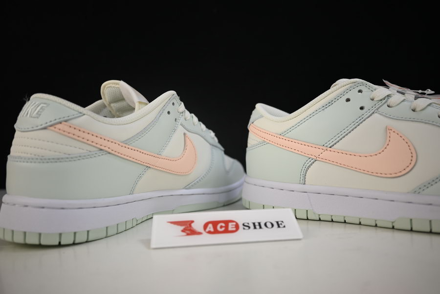 nike sb dunk low barely green (w) dd1503-104