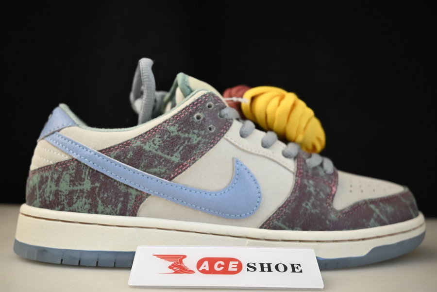 crenshaw skate club x nike sb dunk low fn4193-100