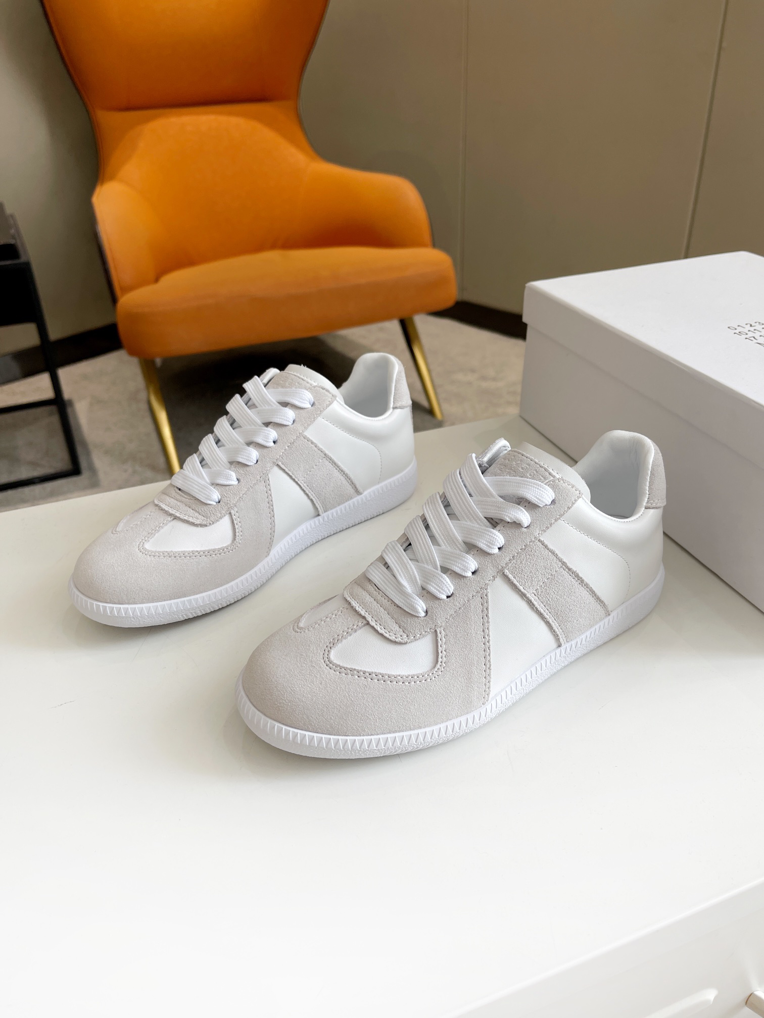 ma*s*n Ma*i*la sneaker