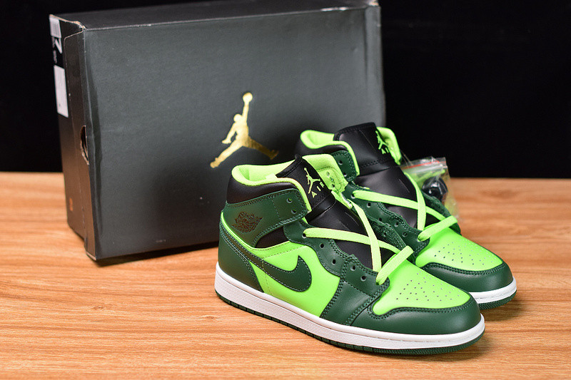 air jordan 1 mid "hulk" 554724-330