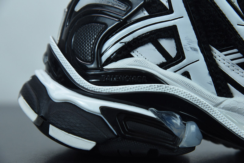 Ba*len*cia*ga runner sneaker