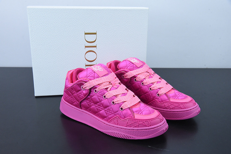 dio* sneaker