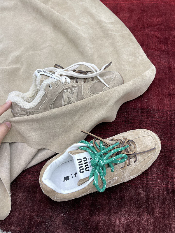 NEW BALANCE X MIUMIU SNEAKER