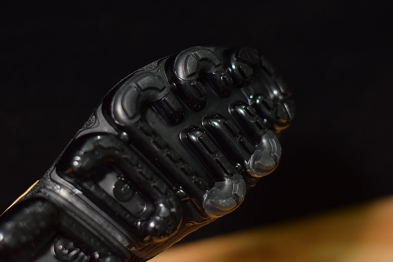 nike air vapormax flyknit 2 black dark grey 942842-012