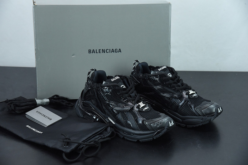 Ba*len*cia*ga runner sneaker