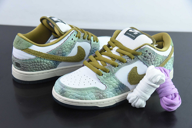 Alexis Sablone x Nike SB Dunk Low 
