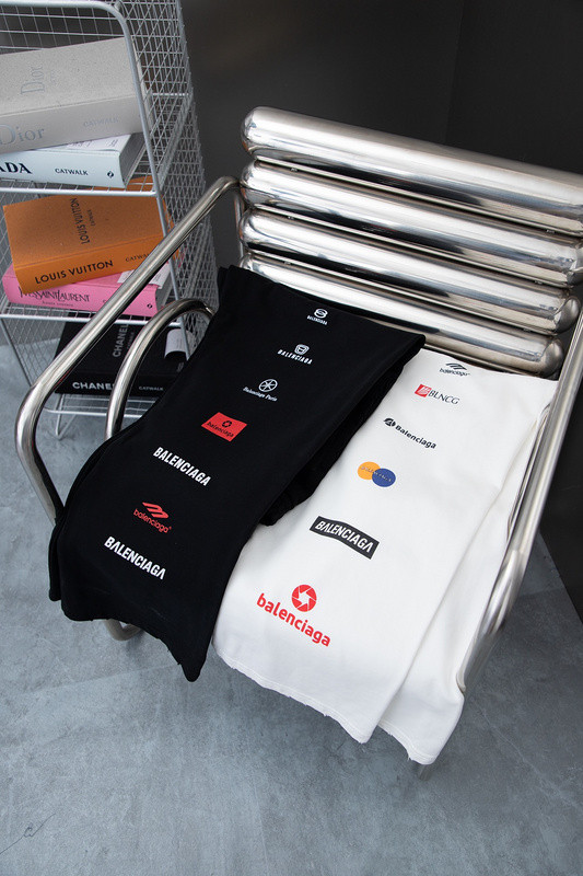 Ba*len*cia*ga clothes