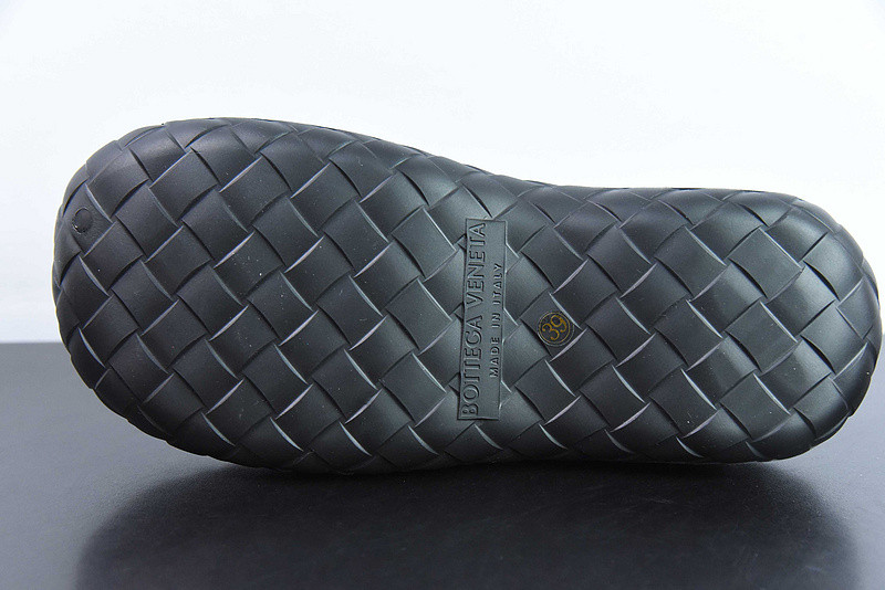 Bo*te*ga ve*ne*ta slide