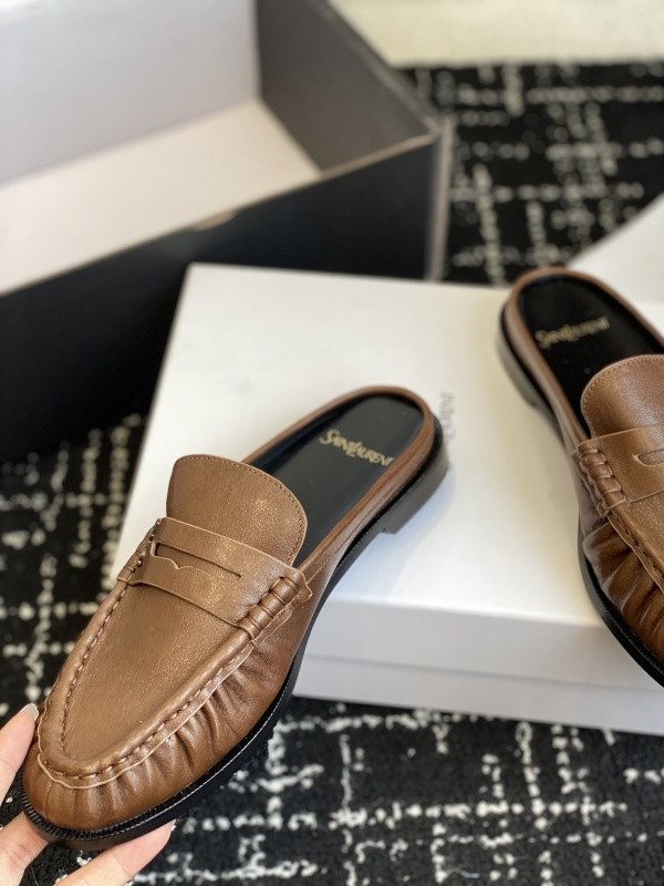 SAINT LAURENT Sneaker