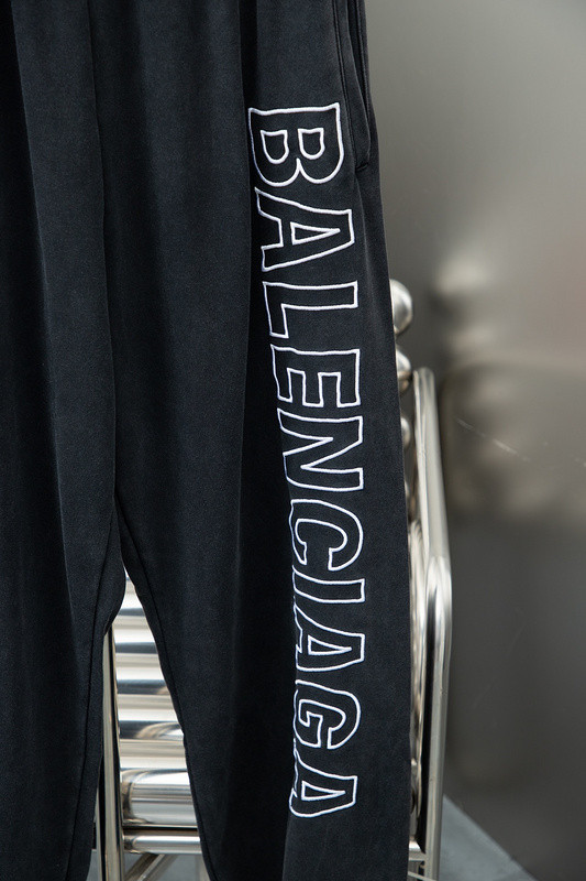 Ba*len*cia*ga clothes