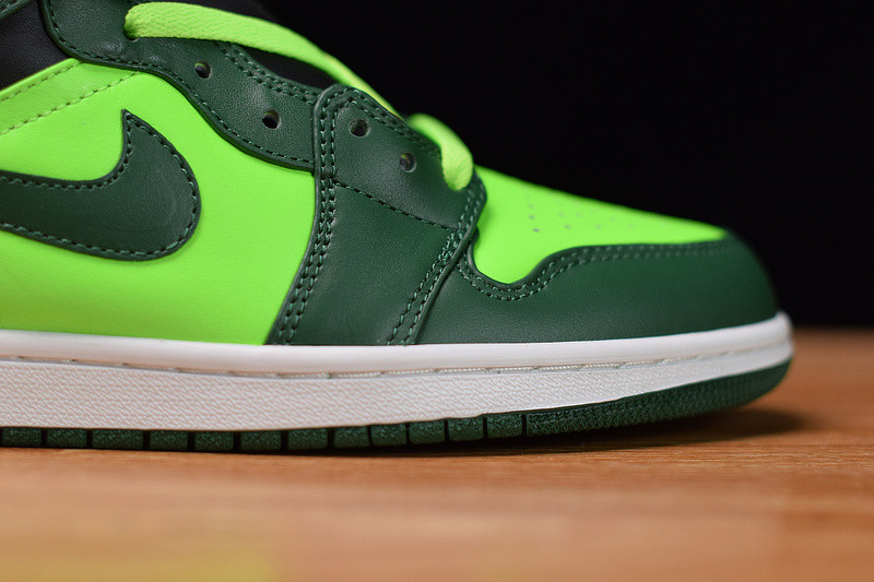 air jordan 1 mid "hulk" 554724-330