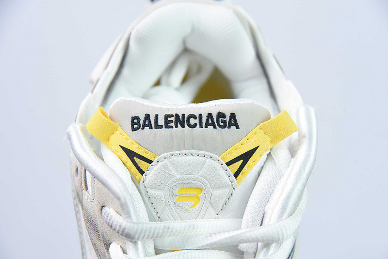 Ba*len*cia*ga runner sneaker clean