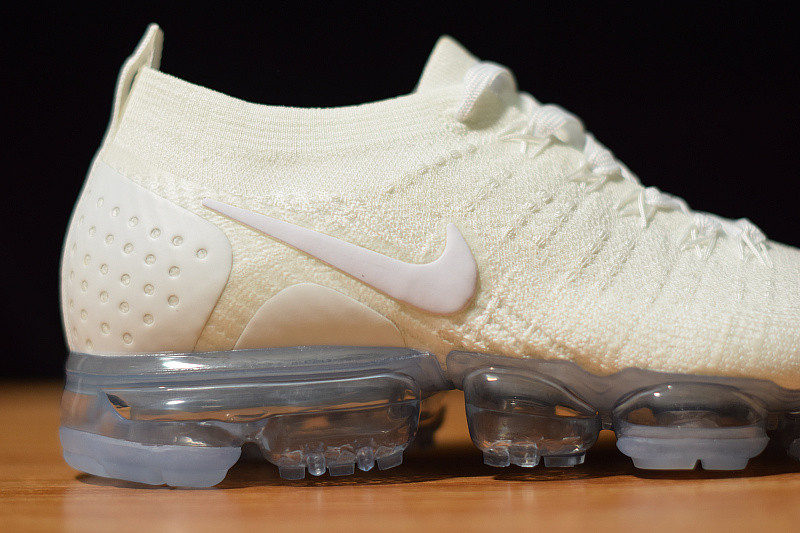 nike air vapormax flyknit 2 white pure platinum 942842-100