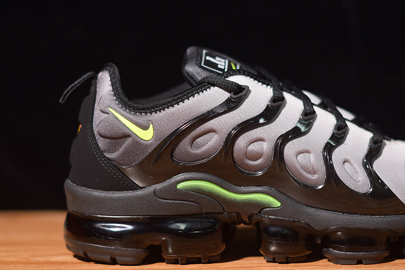 nike air vapormax plus "neon 95" 924453-009