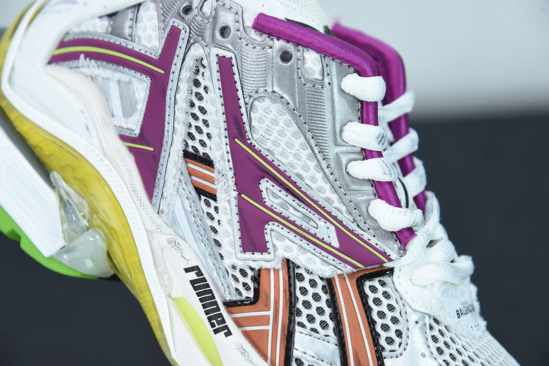 Ba*len*cia*ga runner sneaker